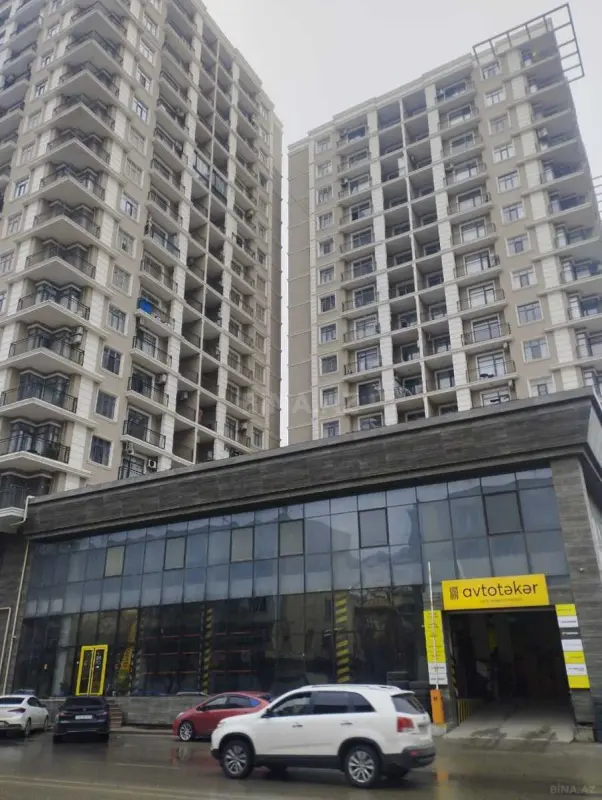 Satılır 4 otaqlı mənzil 181.2 m²