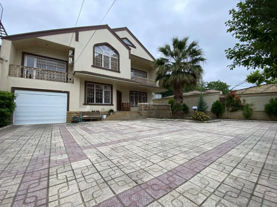 Satılır 6 otaqlı həyət evi 400 m²