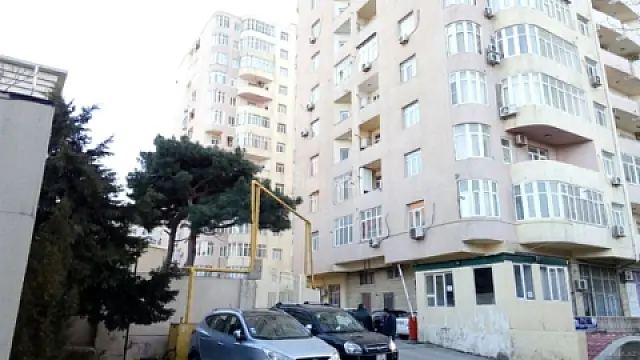 Satılır 3 otaqlı mənzil 140 m² — Bakı 3 otaq 140.00 m²