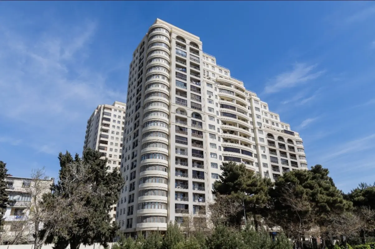 Satılır 2 otaqlı mənzil 88 m²