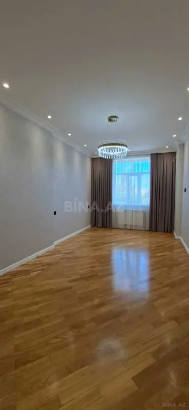 Satılır 3 otaqlı mənzil 115 m²