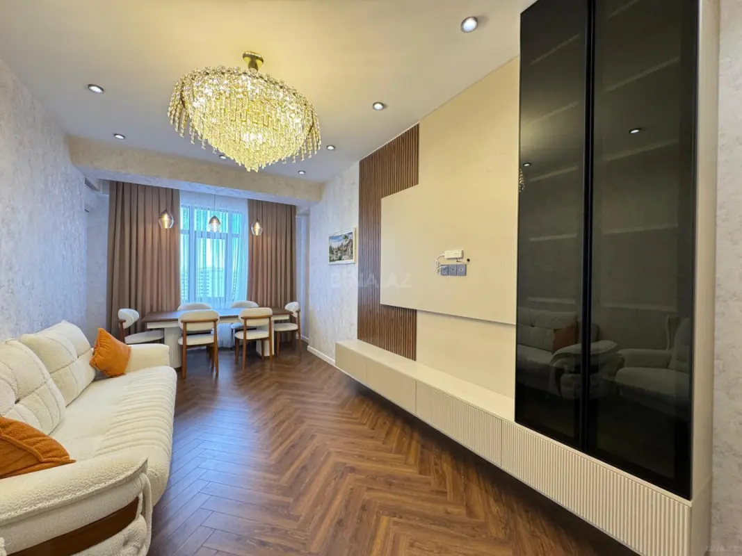 Satılır 3 otaqlı mənzil 140 m²
