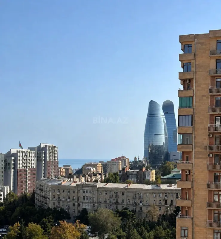 Satılır 3 otaqlı mənzil 117 m²