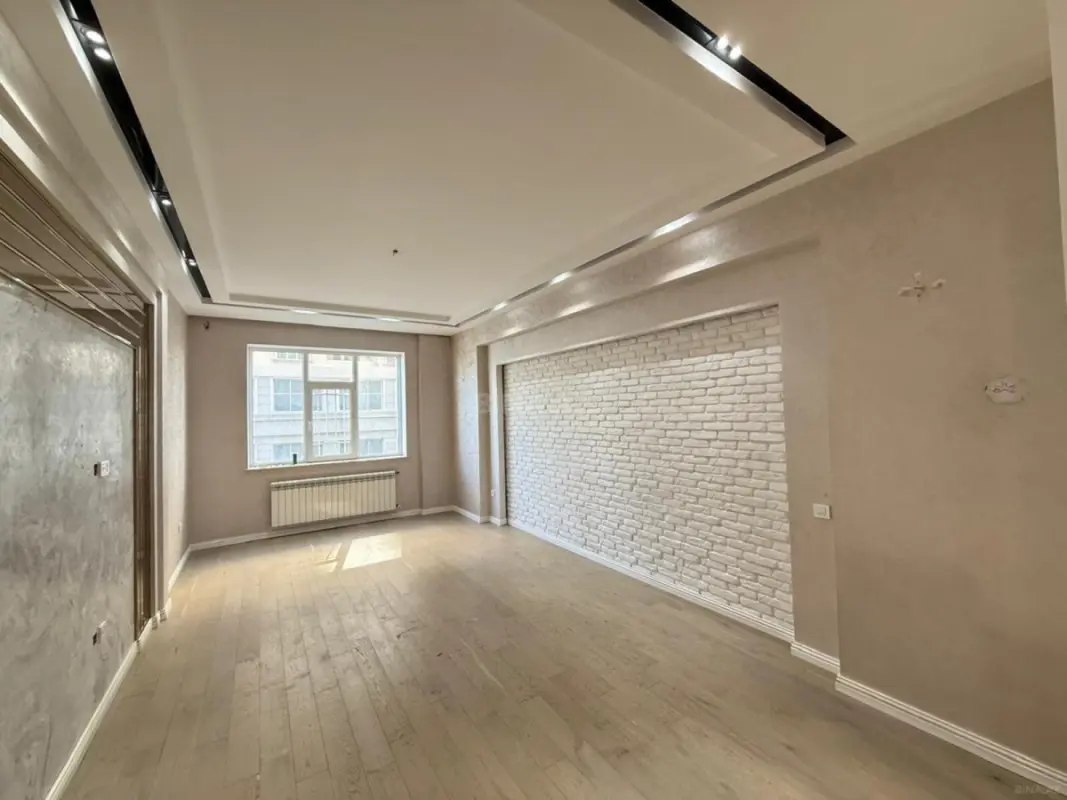 Satılır 3 otaqlı mənzil 120 m²