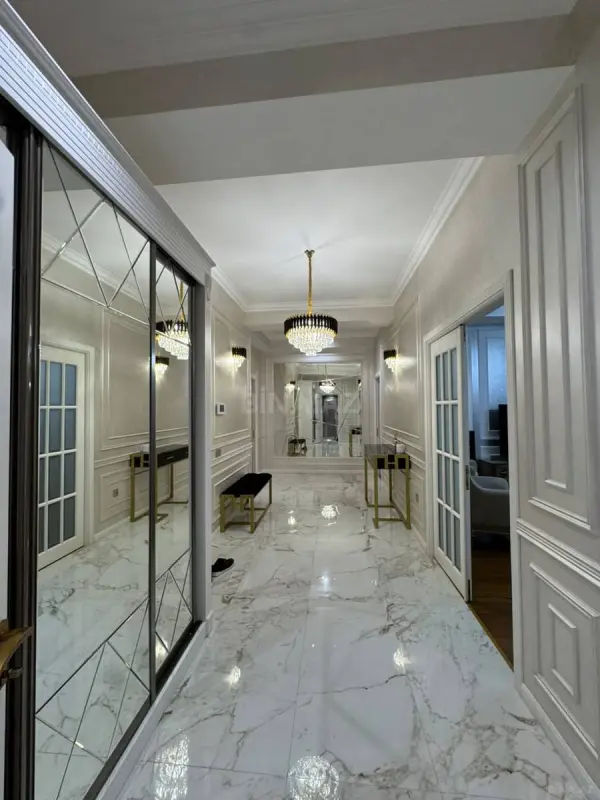 Kirayə verilir 3 otaqlı mənzil 140 m²