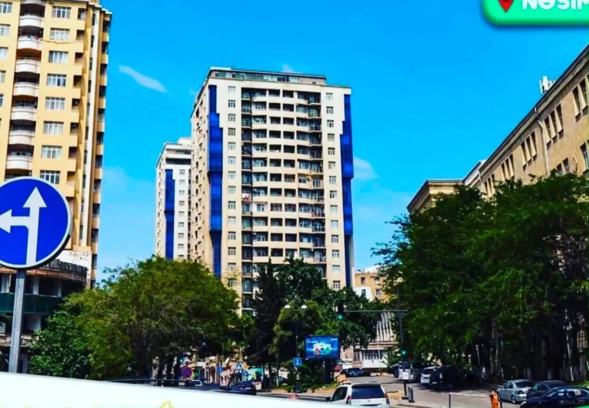 Satılır 4 otaqlı mənzil 220 m²