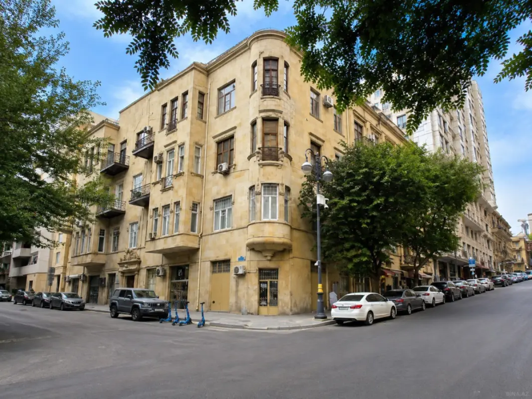 Satılır 3 otaqlı mənzil 110 m²