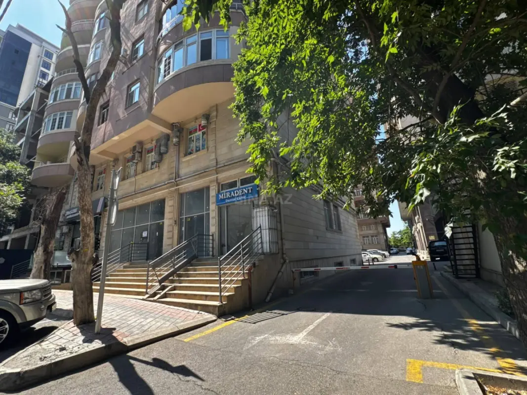 Kirayə verilir obyekt 210 m²