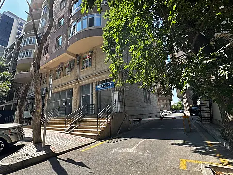 Kirayə verilir obyekt 210 m² — Bakı, Nəsimi 210.00 m²