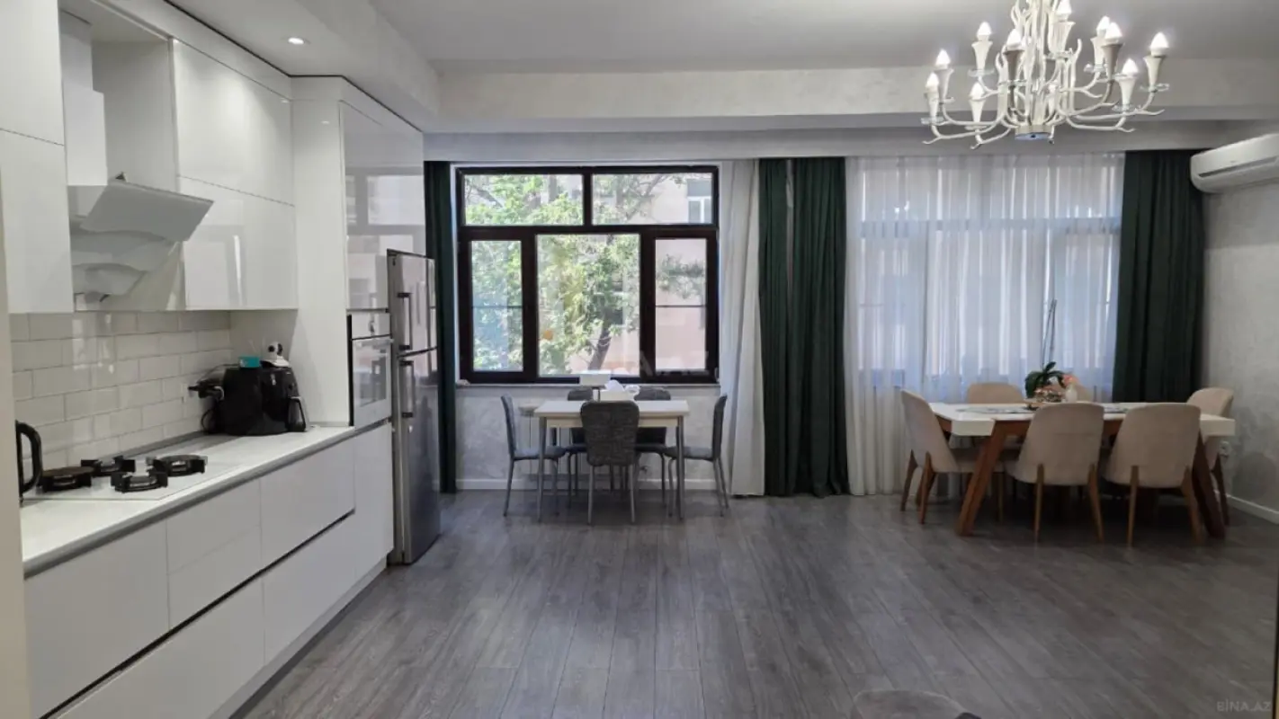 Satılır 3 otaqlı mənzil 126 m²