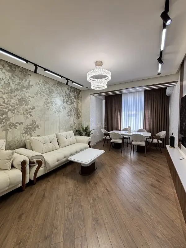 Satılır 3 otaqlı mənzil 110 m²