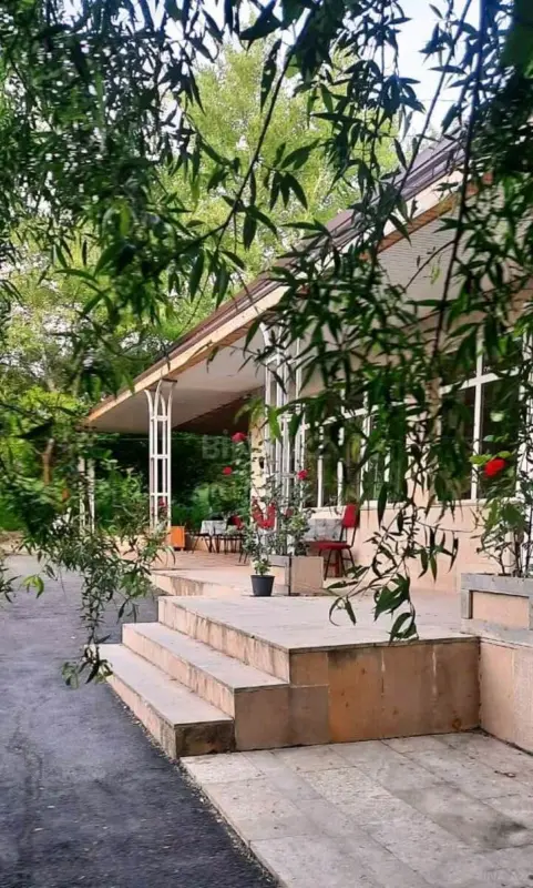 Satılır obyekt 360 m²