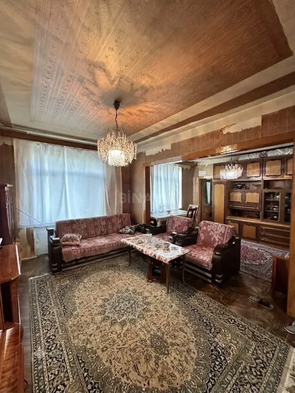 Satılır 5 otaqlı mənzil 120 m²