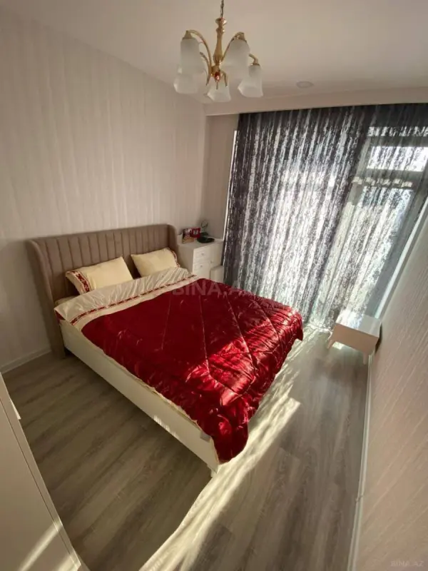 Kirayə verilir 2 otaqlı mənzil 66 m²