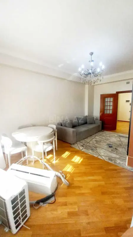 Satılır 2 otaqlı mənzil 70 m²