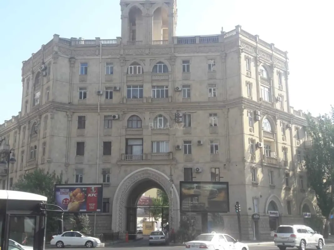 Satılır 2 otaqlı mənzil 80 m²