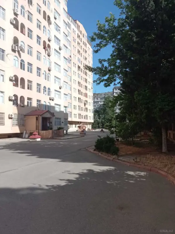 Satılır 3 otaqlı mənzil 128.5 m²
