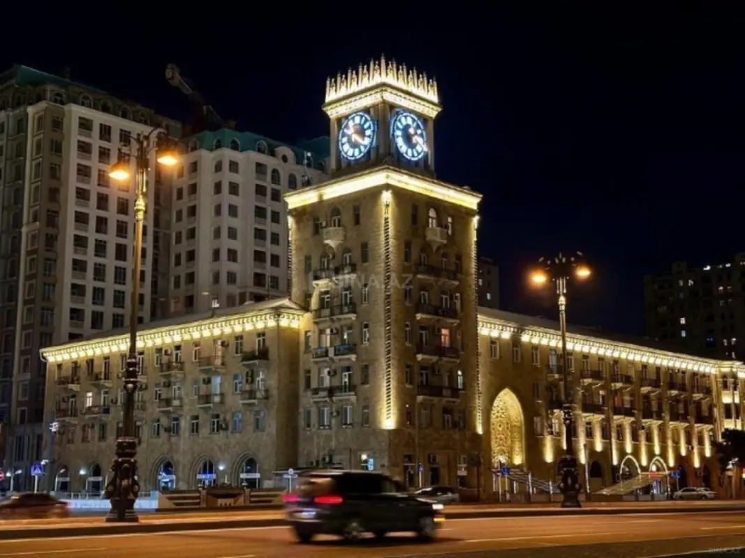 Satılır 3 otaqlı mənzil 126 m²