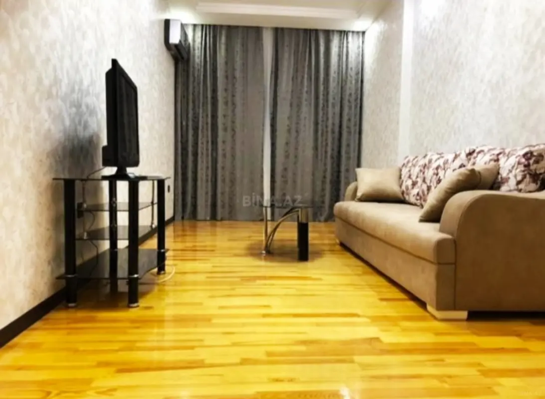 Satılır 3 otaqlı mənzil 114 m²