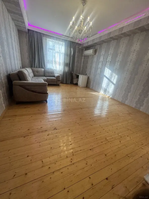Satılır 2 otaqlı mənzil 83 m²