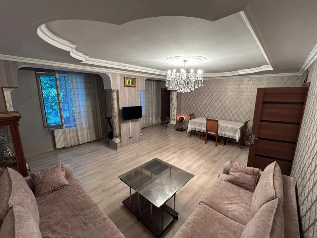 Satılır 4 otaqlı mənzil 110 m²