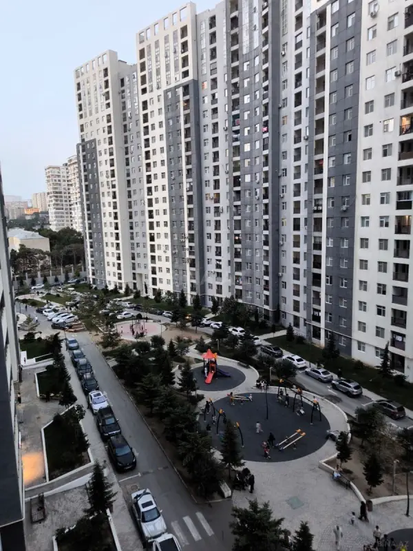 Satılır 2 otaqlı mənzil 92 m²