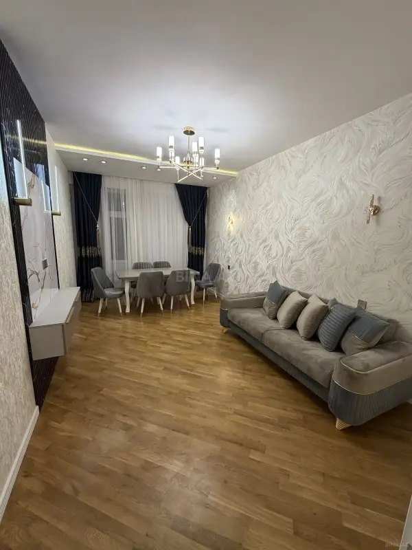 Satılır 2 otaqlı mənzil 90 m²