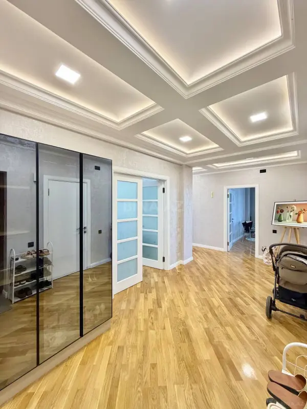 Satılır 3 otaqlı mənzil 135 m²