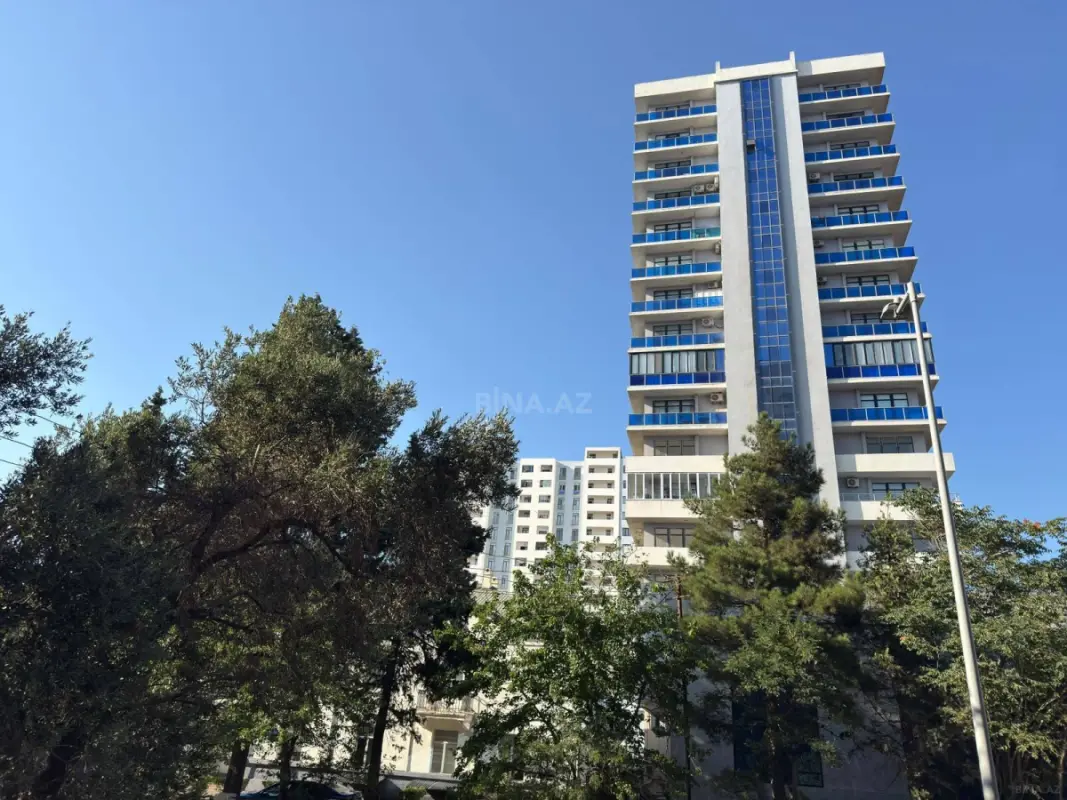 Satılır 4 otaqlı mənzil 165 m²