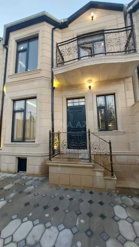 Satılır 5 otaqlı həyət evi 160 m²