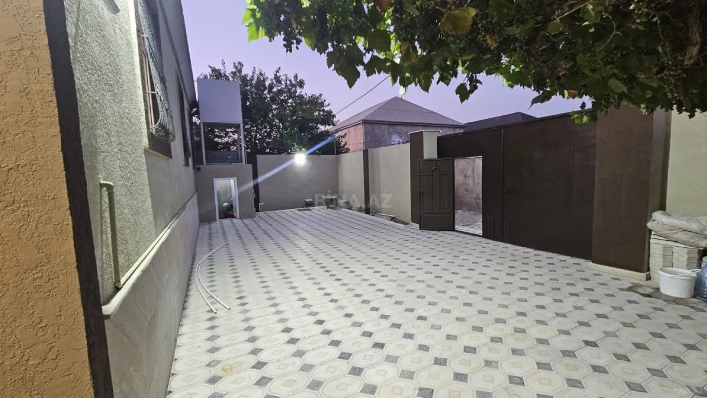 Satılır 4 otaqlı həyət evi 132 m²