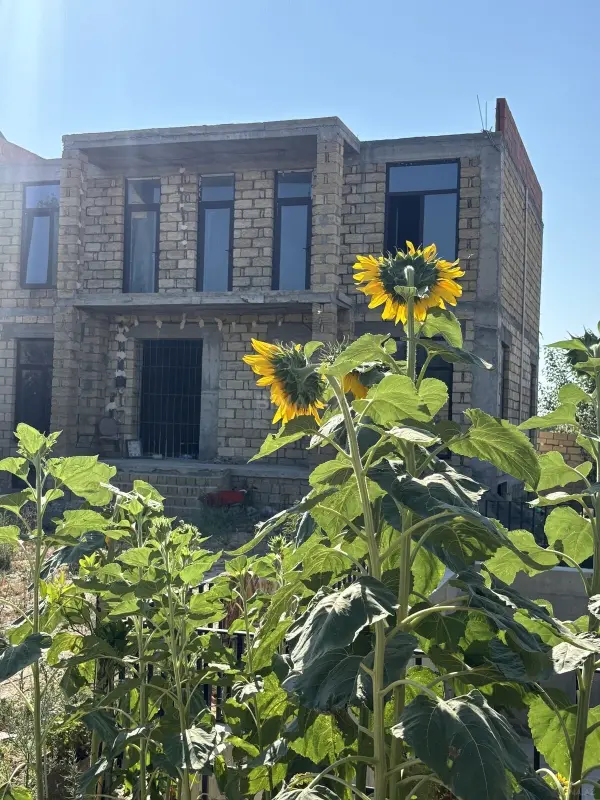 Satılır 7 otaqlı həyət evi 400 m²