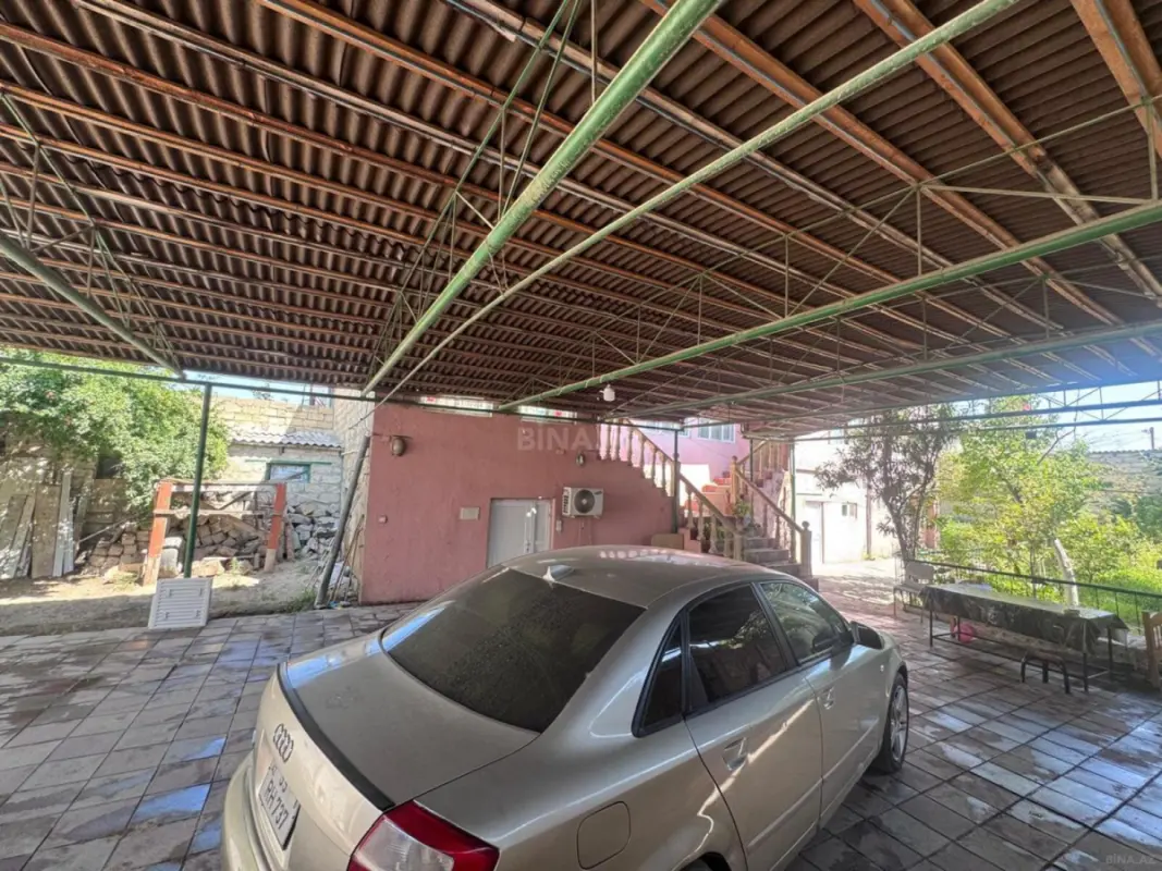 Satılır 5 otaqlı həyət evi 180 m²