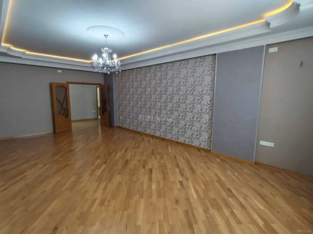 Satılır 3 otaqlı mənzil 108 m²
