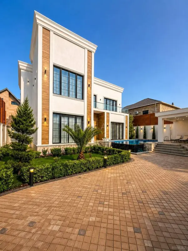 Satılır 5 otaqlı həyət evi 450 m²