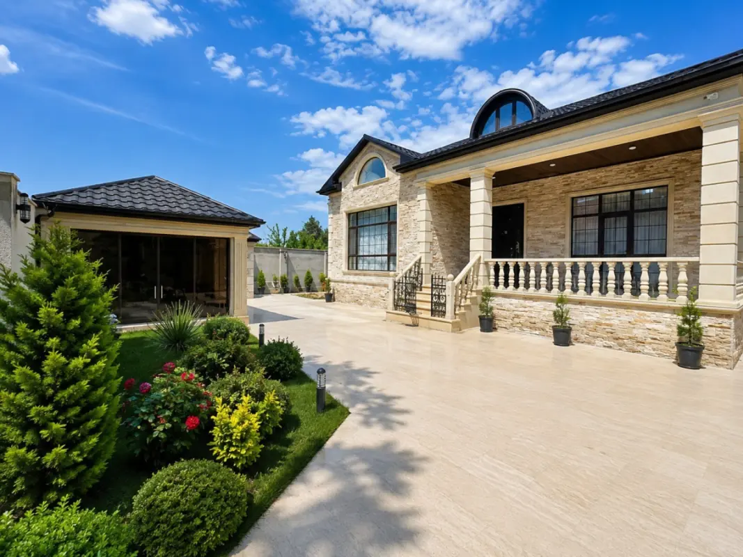 Satılır 5 otaqlı həyət evi 240 m²