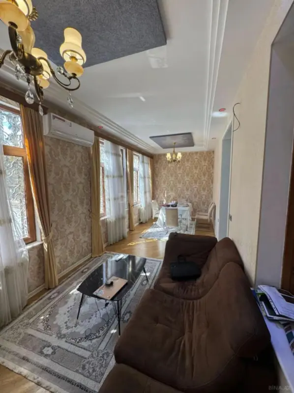Satılır 2 otaqlı mənzil 79 m²
