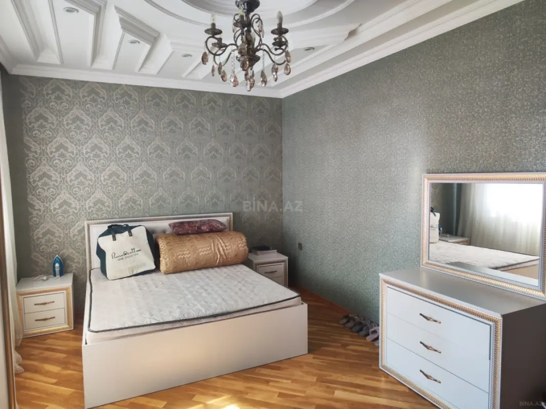 Satılır 3 otaqlı mənzil 139 m²