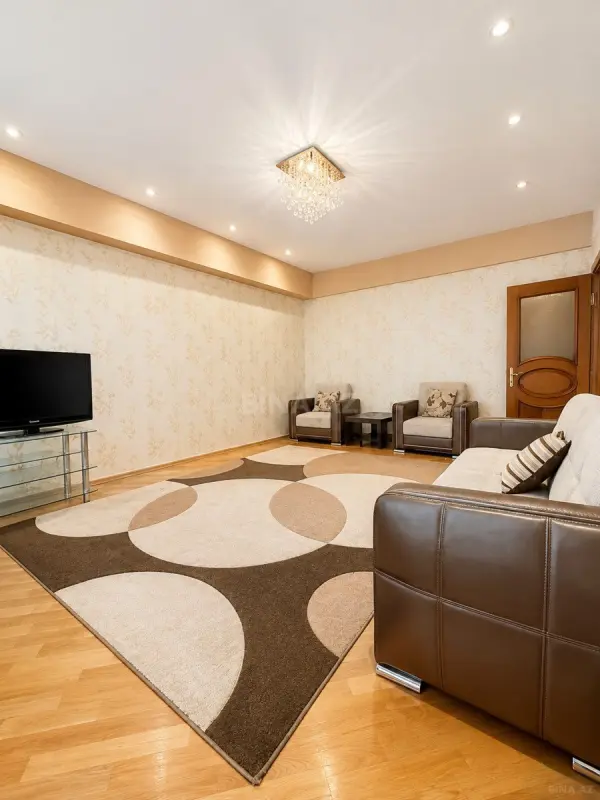 Satılır 2 otaqlı mənzil 105 m²