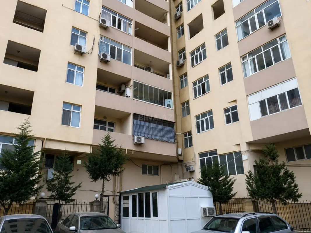 Satılır 3 otaqlı mənzil 138 m²