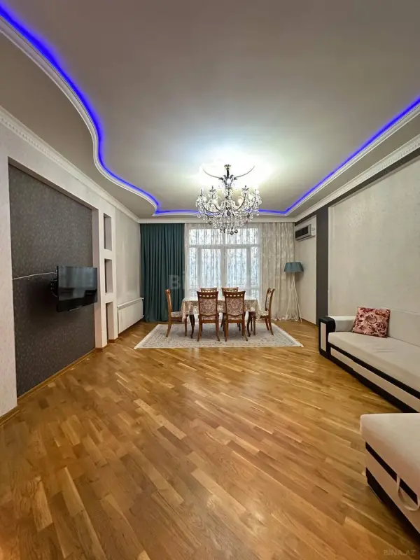 Satılır 3 otaqlı mənzil 125 m²