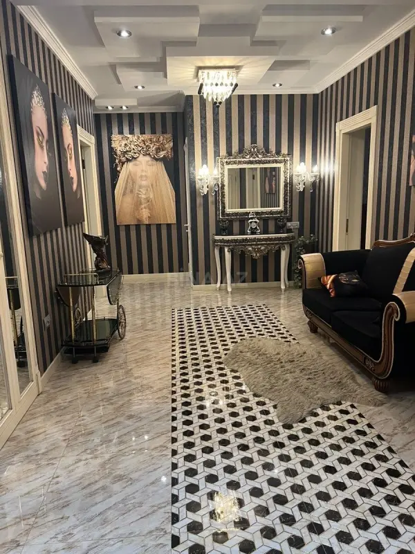Satılır 4 otaqlı mənzil 170 m²
