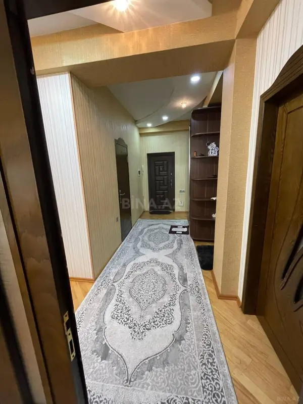Satılır 3 otaqlı mənzil 107 m²