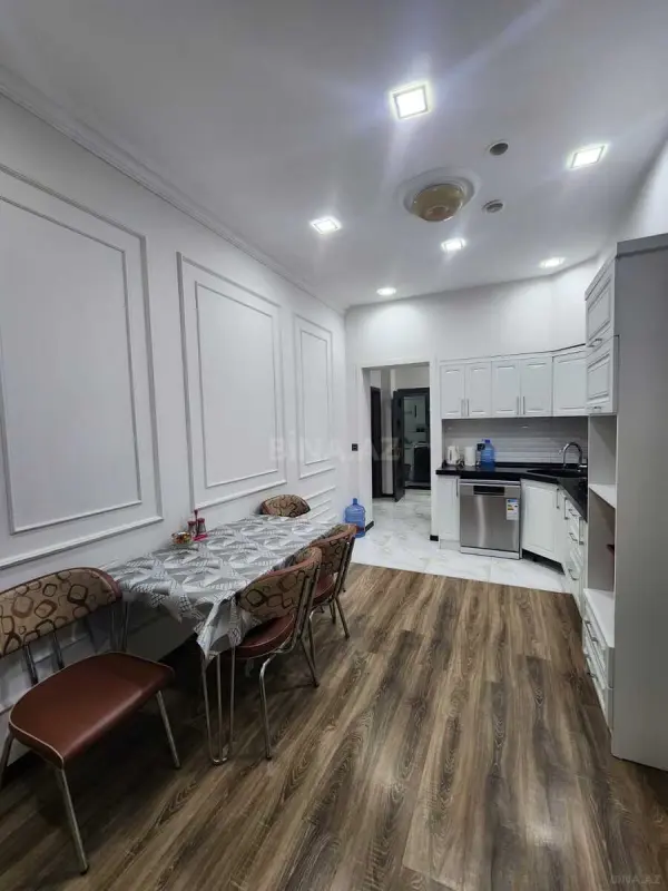 Kirayə verilir 3 otaqlı mənzil 105 m²