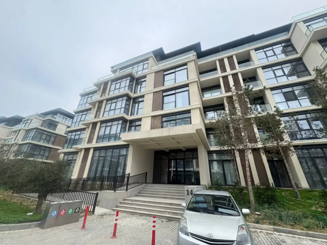 Satılır 2 otaqlı mənzil 72 m²