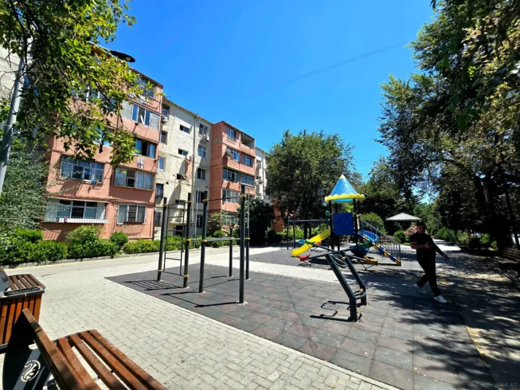 Satılır 4 otaqlı mənzil 100 m²
