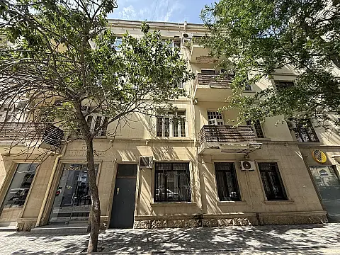 Satılır 3 otaqlı mənzil 95 m² — Bakı, Sahil qəs. 3 otaq 95.00 m²