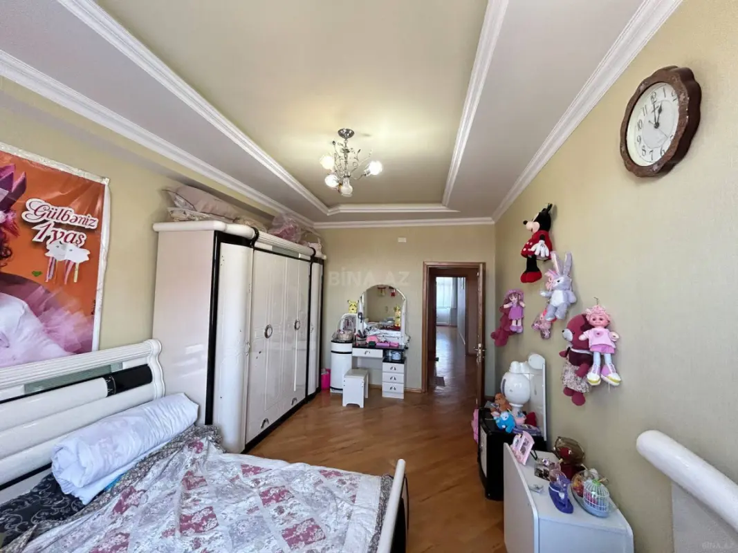Satılır 4 otaqlı mənzil 150 m²