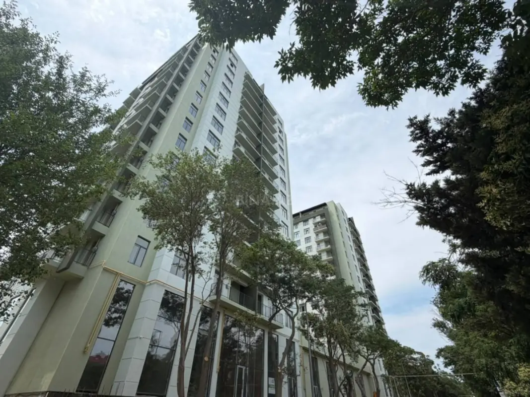 Satılır 2 otaqlı mənzil 84 m²