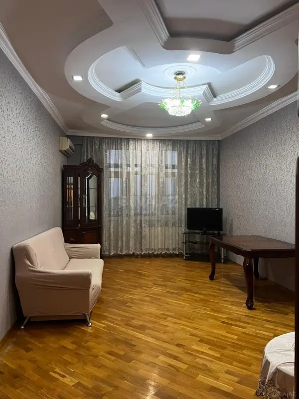 Satılır 3 otaqlı mənzil 125 m²